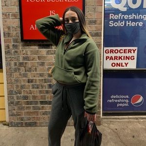 Meet your Posher, Taylor